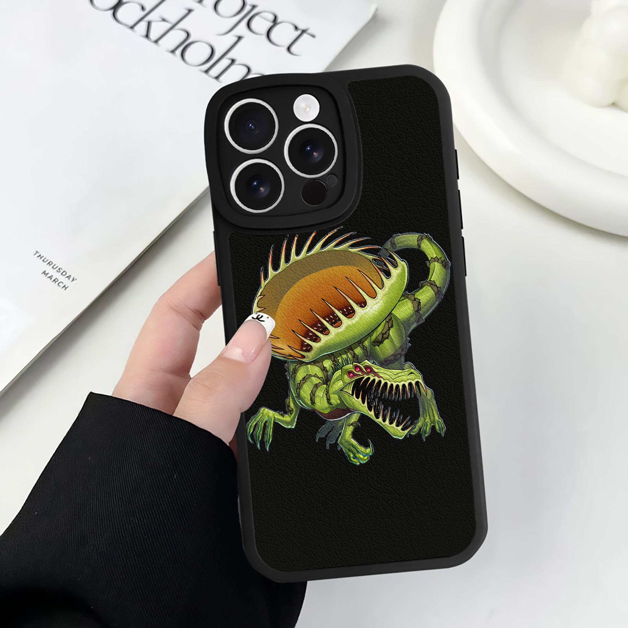 （画像用） 遊☆戯☆王 Yu-Gi-Oh! 【iPhone 16シリーズ対応】シリコンスマホケース（レザー調） 材質：シリコン